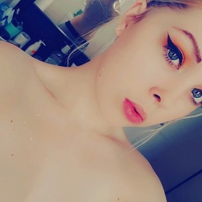 19yo
Pay to play only.
《18+ only》💵app $MjRoads I post and retweet nudes