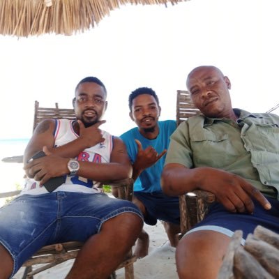 NdaaRommy's profile picture. Dreamer..... believer # hugs n not blows.