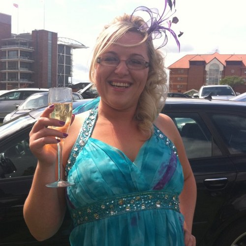 lebabes2000's profile picture. 