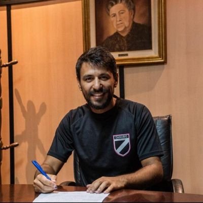 Entrenador de Fútbol Licencia Pro. Coordinador en Danubio Femenino y Entrenador de Sub19.