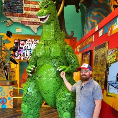 Artist, musician, writer, list maker. I make art inspired by all my favorite things, heroes, monsters, robots and the like.