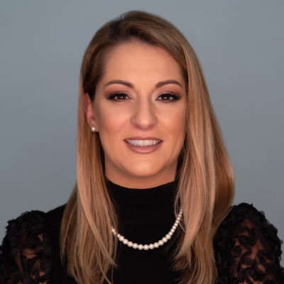Miami girl from Cuban-Venezuelan parents. Wife. Mom. Community Builder. MDC proud. GWU graduate. FIU MBA graduate. Foodie. Amateur Wino.Traveler.Music Lover.