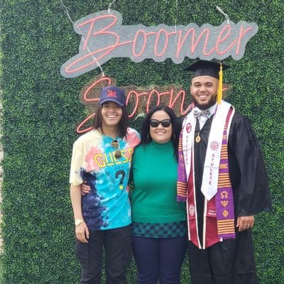 Football mom, daughter, sister and a believer of Jesus Christ. #Lumbeegirl