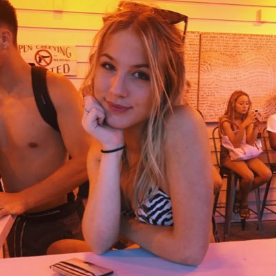 Jeanlilly24's profile picture. 