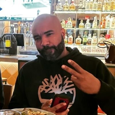 RoBBeaTs_LTP's profile picture. 🎼MUSIC PRODUCER🎼
                                           🎧The BUFFnROSE Podcast Co-Host🎧     🎙
Group Member of the LOUD TENANTS🎙