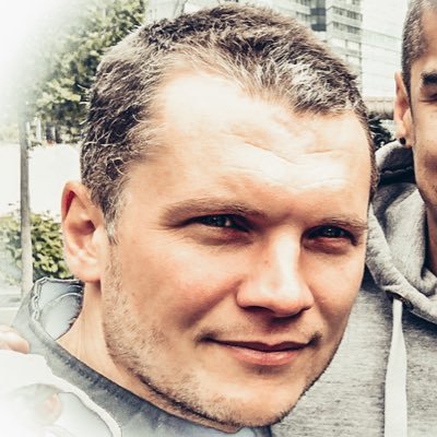 Ex DJ, toujours un pied dans le monde de la musique mais pas que