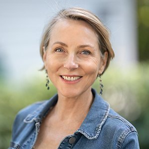 I specialize in Anxiety Disorders. Speaker, Writer, Author of 6 books providing solutions for anxiety discomfort. #AnxietyAuthor #AnxietyCBT #MonkeyMind
