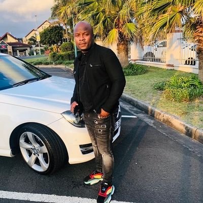 vicfly0's profile picture. 