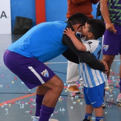 Enamorado de mi Victoria, mi Jacer, mi Thiago, mi Cloe y mi Leo 😍FUTSAL🇵🇪 ⚽ 🇪🇦