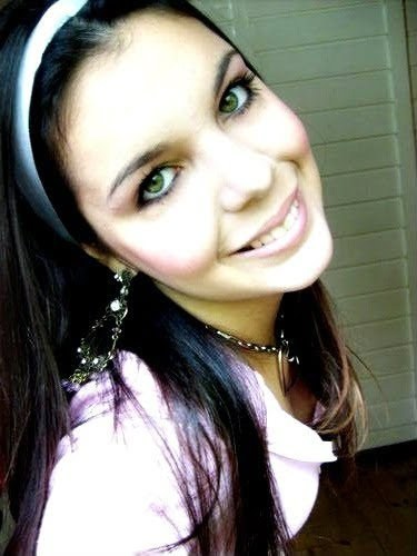 As vezes para continuar não basta apenas virar a página, é preciso rasgá-la. Minhas necessidades mudaram, minhas prioridades são outras.