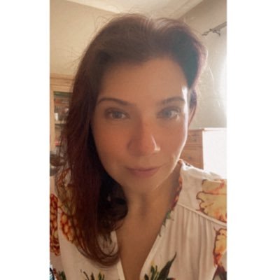 Real Estate Broker in Dubai 🏡 Vegan foodie & coffee lover - Co-founder of @_jaggedstudios