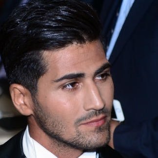 rrr999rere's profile picture. الجو حلو ومغيم