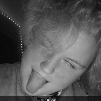 dino_nuggets_c's profile picture. Gay Minor Non binary Single sadly