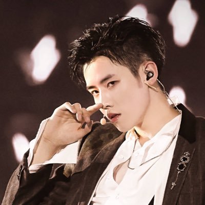 “ฉันจะไม่เป็นดอกกุหลาบให้ใคร แต่ฉันจะเป็นดอกทานตะวันให้ตัวฉันเอง”