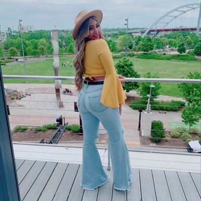 RebeccaKanhai's profile picture. "When the snows fall and the white winds blow, the lone wolf dies, but the pack survives" 🐺⚔️  DH ❤️