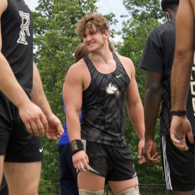 |6’1 206 pound class of 2022| 2x All State Shot Put, State runner up| 3.95 GPA