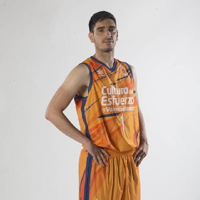 Jugador profesional 3x3 🏀 @valenciabasket
Cumple tus sueños.
