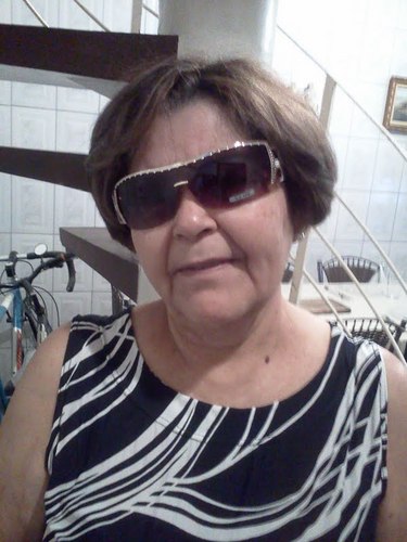 Uma pessoa que acredita na humanidade.     .... http://t.co/D7pHDJI5ir