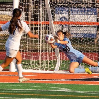 sofiaiori_'s profile picture. stce 22 | soccer&bball | emu wsoc ‘26💚🤍