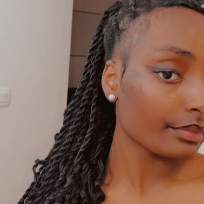 insta↪️ema_capsdance Creil 📍60
🇨🇻 Capverdienne 🇨🇻🇨🇬kiff les animés la dance💃🏽
Jésus ✝️🙏🏽IS my life
destination de rêve Japon ♥🇯🇵🍜