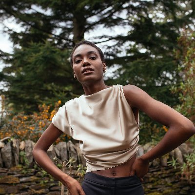Contemporary Womenswear brand focusing on slowing the fashion cycle and encouraging conscious consumption. 
https://t.co/mtXSRTKf7I