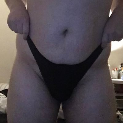 🍑 thick n juicy chubby fem bttm boy | 27 | currently living away from London - often visit | DMs open | open to meets