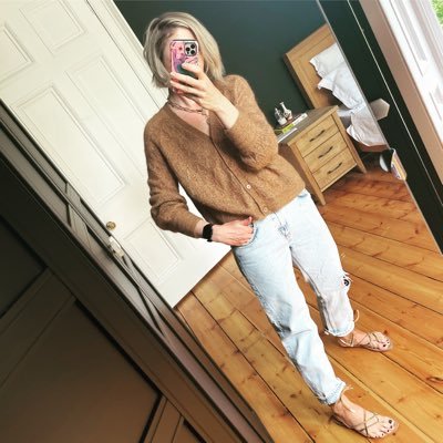 elenathestylist's profile picture. #freelancestyling #personalstyling #wardrobeedits #Glasgow.