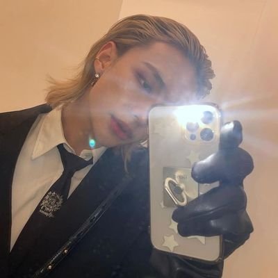 xmrv9's profile picture. ✨she/her✨ just shitpost 🌿