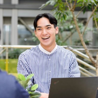 ラクスルで新規事業開発をしています | エンタープライズセールス/CS→既存事業グロース→新規事業開発 | これまでずっとお客様対応の最前線で、事業開発をしてきました | BtoBビジネスにおける事業開発のリアルを発信します | 京大薬卒で医療にも強い関心があります。