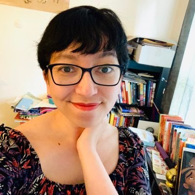 🇵🇭🇺🇸 She/her ~ MG, PB, & GN creator rep’d by @JanineHLe ~ Simmons MFA ~ NESCBWI 🪟🪞Award ‘21 ~ Highlights Scholarship ‘23 ~ WNDB Mentee ‘24 🖤🤍💜