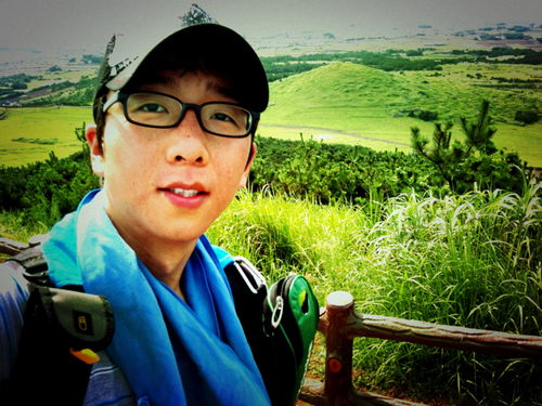 bon0330's profile picture. 