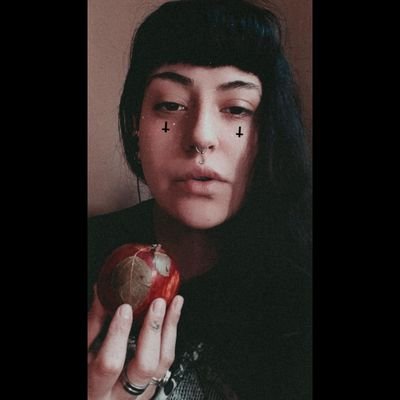 Lovefortequila's profile picture. Aries.
Luna en Leo, Ascendente en Libra.
Amo/odio decir coso.