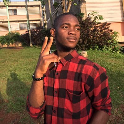 Je suis camerounais, chrétien et étudiant. Je rêve bcp. J’aime Dieu, la musique, la pâtisserie, la couture...... voilà vous savez tout