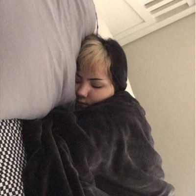 hugefuckingass's profile picture. Lilly // 23 // BLM // Beamer Boy // they/them // my insta is dietqueer // i ❤️ abortions