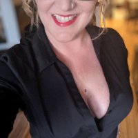 Mom Next Door (@sexymomnextdoor) 's Twitter Profile