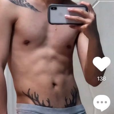 robinweng1's profile picture. 性瘾的内裤控耐骚0，欲望强，爱粗大猛1，纹身控，前锁后塞 可多人只要有眼缘的男人都喜欢，可约，寻找不同的刺激，喜欢原创视频，欢迎大ＪＢ1骚扰，