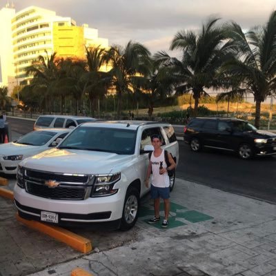 AleVentreOK's profile picture. E N J O Y