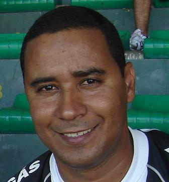 Carioca, Botafoguense Apaixonado,  Bacharel em Sistema de Informações.