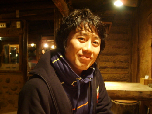 soonyong75's profile picture. 아득한 시선으로 먼 곳을 바라보며...