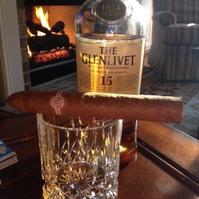 2BroadsAbroad's profile picture. #Wine #Whisky #CALgrad #golf