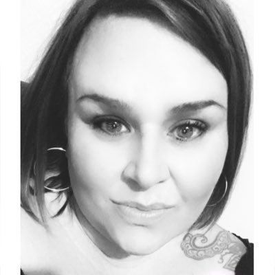 sarahst8's profile picture. If you can’t change it stop worrying about it