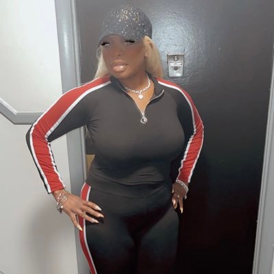 Advocate/Radio Personality @Power 4.4 Radio LUPUS WARRIOR I AM THE VOICE 4 THE UNSPOKEN!LIFE IS CHESS NOT CHECKERS @momentsoflv