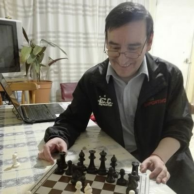 Profesor de Estado en Lengua Castellana y Filosofía...Lector de Noticias ..Comentarista, Relator Deportivo...y Truquero