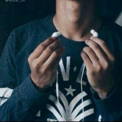 mo3a4_j's profile picture. المعرفة لا تأتي من تلقاء نفسها