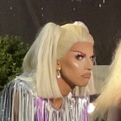 daily aquaria pics, videos and gifs also trying to understand what the bitch from nyc aka @aquariaofficial is tweeting, may fail sometimes but who cares?