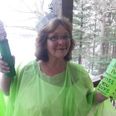 Instructional coach, US History teacher, Proud MS teacher, Lifelong learner, MMSA Board, 2021 NBEA TOY, NHD Teacher of Merit. Wife, mom to 2, Gramma to 5.