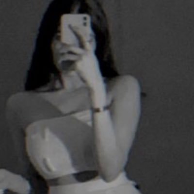 hadelll77_'s profile picture. 