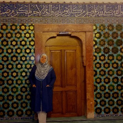 🇹🇷
Her Müslüman, her ahvâl ve şerâitte dahi Hakk'ı haykırmak mecburiyetindedir.
Hakk'ın rızası ve hatırı âlîdir.