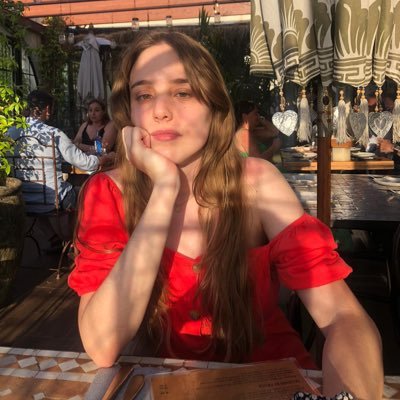 nerubita's profile picture. Human trash 🛏, food obsessed 🍕