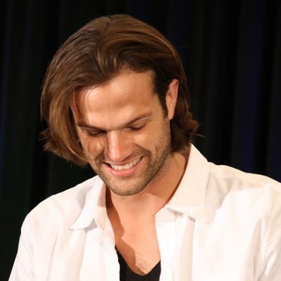 ❝𝑺𝒐𝒎𝒆 𝒑𝒆𝒐𝒑𝒍𝒆 𝒋𝒖𝒔𝒕 𝒏𝒆𝒆𝒅 𝒂 𝒉𝒊𝒈𝒉-𝒇𝒊𝒗𝒆. 𝑰𝒏 𝒕𝒉𝒆 𝒇𝒂𝒄𝒆. 𝑾𝒊𝒕𝒉 𝒂 𝒄𝒉𝒂𝒊𝒓.❞